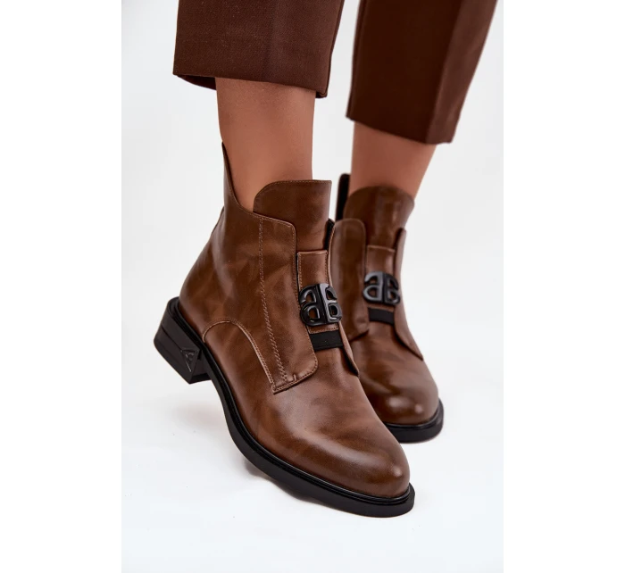 Zateplené kožené dámské kotníkové boty s ozdobným detailem hnědé Briselda Zateplené kožené dámské kotníkové boty s ozdobným detailem hnědé Briselda