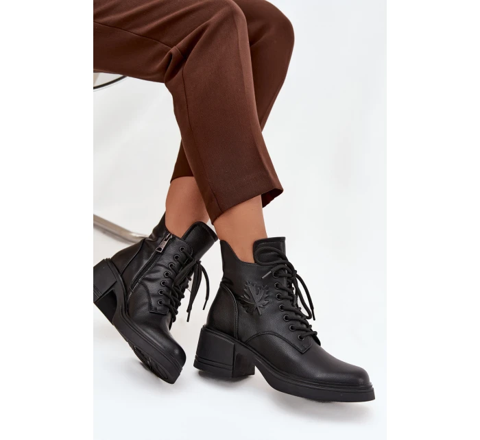 Dámské kožené kotníkové boty na klínku s podšívkou Vinceza 39950 Černé Dámské kožené kotníkové boty na klínku s podšívkou Vinceza 39950 Černé