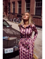 M706 Šaty s rukávy, límcem a potiskem - model 2 M706 Šaty s rukávy, límcem a potiskem - model 2