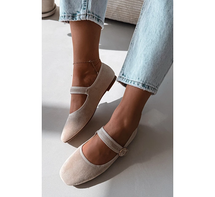 Baleríny s páskem a zlatým sponou světle béžové model 22091959 - Boto Baleríny s páskem a zlatým sponou světle béžové model 22091959 - Boto