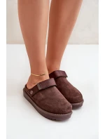 Zateplené dámské pantofle na platformě čokoládové model 21680700 - Boto Zateplené dámské pantofle na platformě čokoládové model 21680700 - Boto