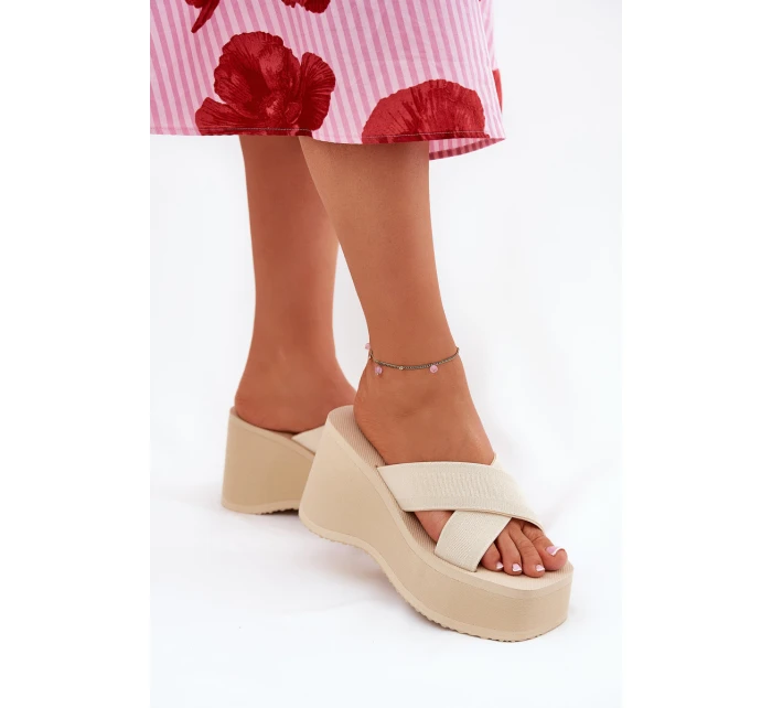 Dámské Pantofle Na Klínu A Platformě Béžové Sevolee Dámské Pantofle Na Klínu A Platformě Béžové Sevolee