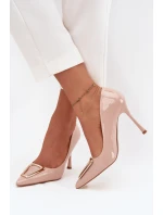 Lakované lodičky se zlatým detailem béžové model 21710688 - Boto