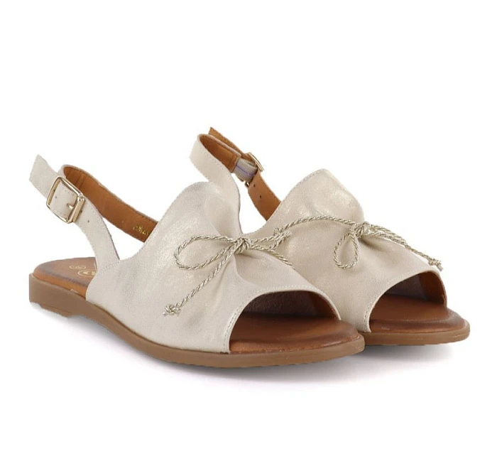 Dámské kožené sandály se zlatou mašlí model 22116324 - Cambell