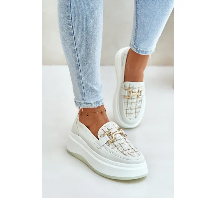 Kožené Dámské Mokasíny Na Platformě Se Zlatou Ozdobou Vinceza Světle Béžové Kožené Dámské Mokasíny Na Platformě Se Zlatou Ozdobou Vinceza Světle Béžové