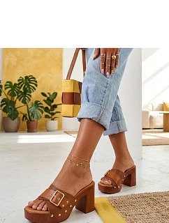 Klapky na podpatku model 229788 Solea