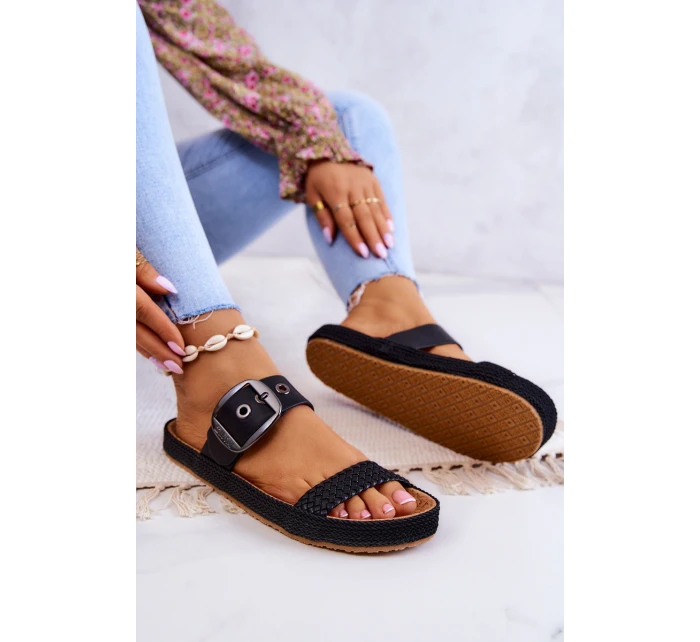 Módní pantofle s přezkou Big Star JJ274730 Black