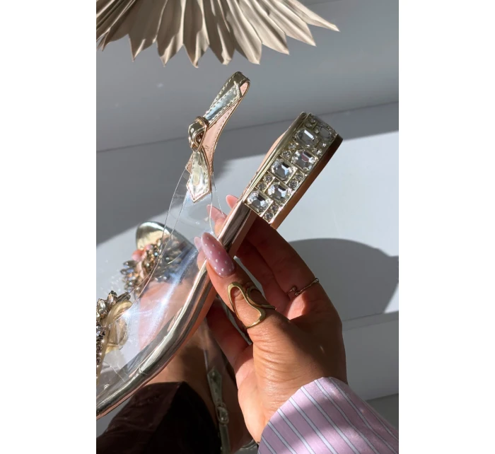 Průhledné sandály s mašlí D&A model 21908387 zlaté - S.Barski Průhledné sandály s mašlí D&A model 21908387 zlaté - S.Barski