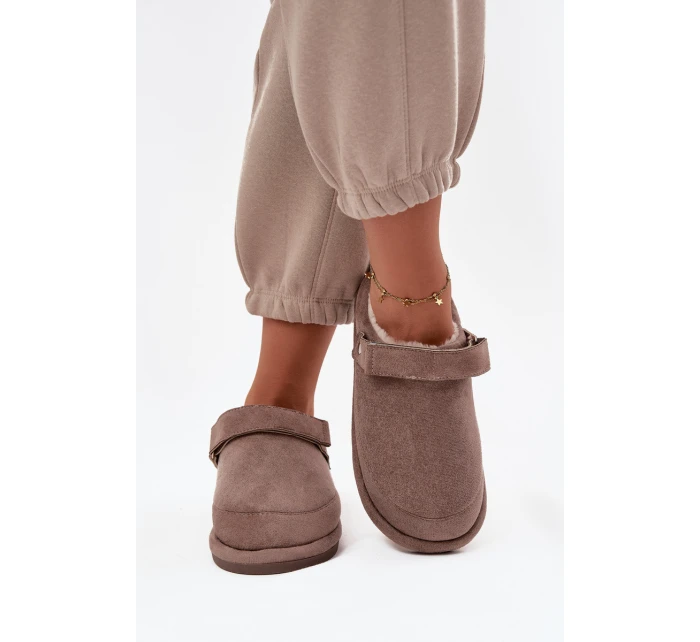 Dámské pantofle s páskem a kožíškem Rilena – tmavě béžové Dámské pantofle s páskem a kožíškem Rilena – tmavě béžové