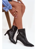 Dámské kotníkové boty z přírodní kůže na podpatku D&A model 21713638 Černé - S.Barski Dámské kotníkové boty z přírodní kůže na podpatku D&A model 21713638 Černé - S.Barski