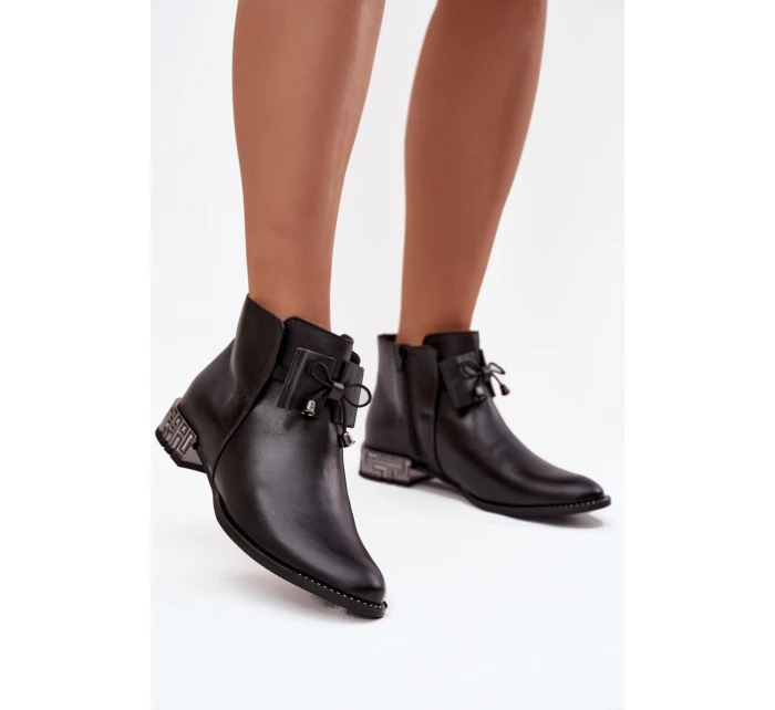Dámské kožené boty na nízkém podpatku Zazoo – černé Dámské kožené boty na nízkém podpatku Zazoo – černé