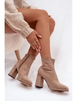 Dámské kotníkové boty na sloupku z eko‑semiše – béžové Karvella Dámské kotníkové boty na sloupku z eko‑semiše – béžové Karvella