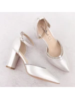 Dámské ažurové sandály béžové model 21904482 - Sabatina