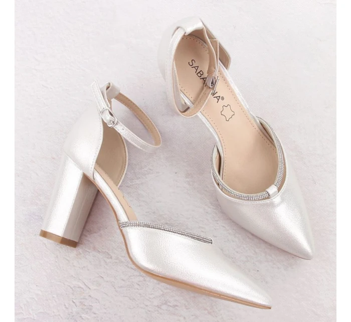 Dámské ažurové sandály béžové model 21904482 - Sabatina