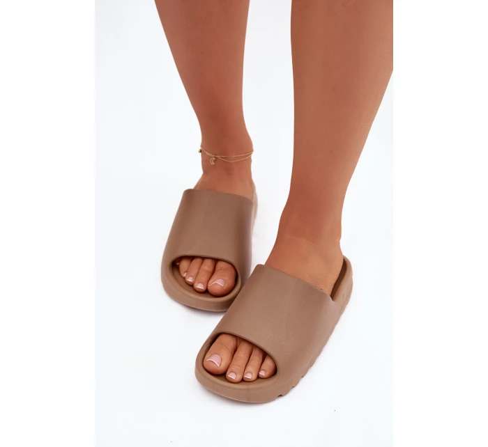 Dámské pantofle na platformě hnědé Olyria