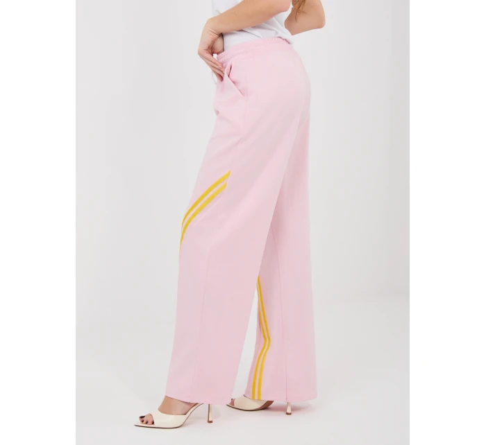 Spodnie dresowe IT DR model 22027580 jasny różowy - FPrice