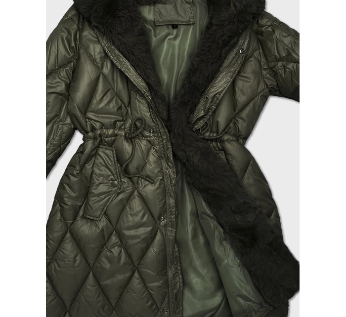 Bunda v khaki barvě s kožešinovou kapucí, která tvoří límec (T3-2635#-22)