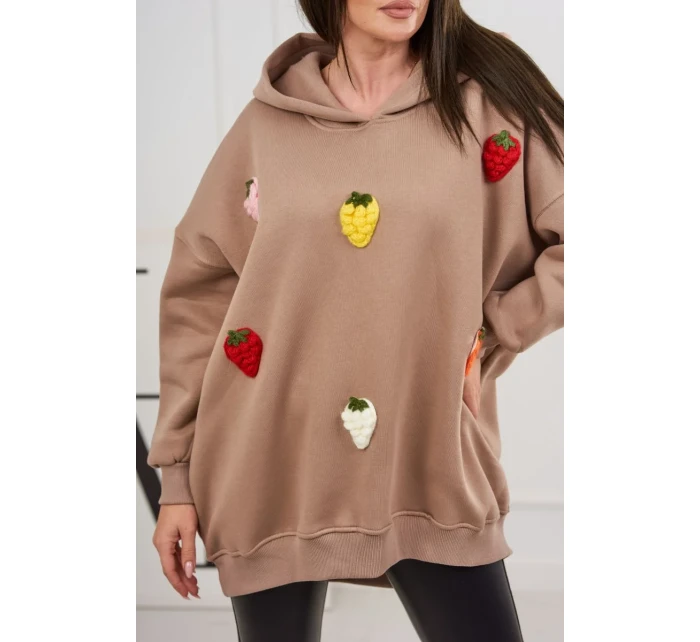 Zateplená mikina s jahodovým motivem tmavě béžová Zateplená mikina s jahodovým motivem tmavě béžová
