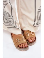 Dámské Pantofle Na Platformě Se Zlatou Dekorací A Leskem Camel Morisela Dámské Pantofle Na Platformě Se Zlatou Dekorací A Leskem Camel Morisela