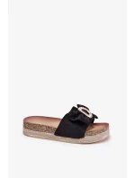 Dámské pantofle na platformě s mašlí a ozdobnou broží – černé Lenela Dámské pantofle na platformě s mašlí a ozdobnou broží – černé Lenela