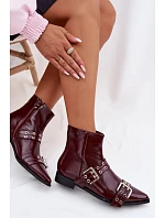 Lakované dámské kotníkové boty na plochém podpatku s pásky a přezkami Bordó model 22039899 - Boto