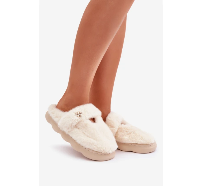 Hřejivé pantofle s malou broží světle béžové Primaria Hřejivé pantofle s malou broží světle béžové Primaria