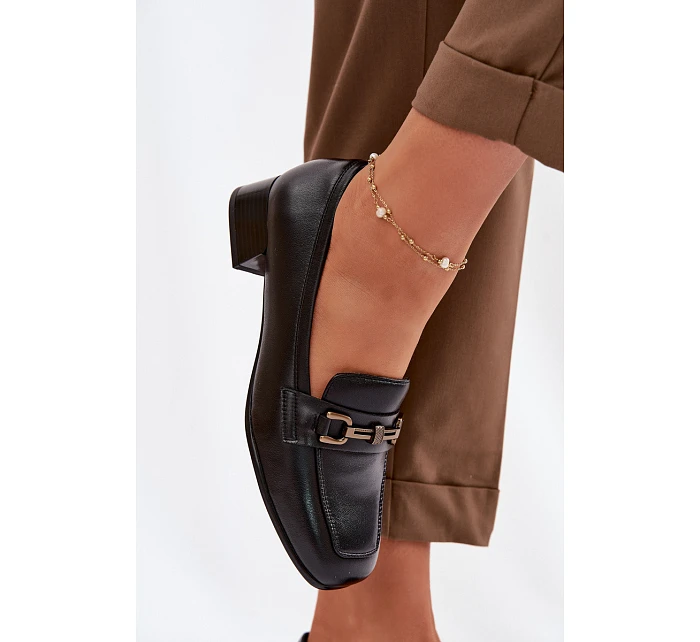 Kožené dámské polobotky na klínu s ozdobou model 22069492 Černé - VINCEZA