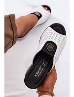 Kožené nazouváky na platformě s ozdobou model 22100370 Bílé - S.Barski