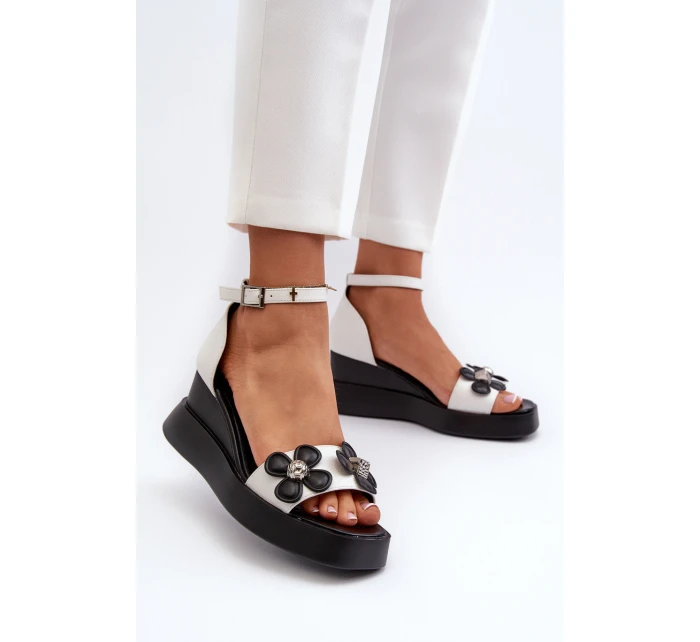 Dámské sandály na platformě a podpatky s květinami Bílé model 21658465 - Boto