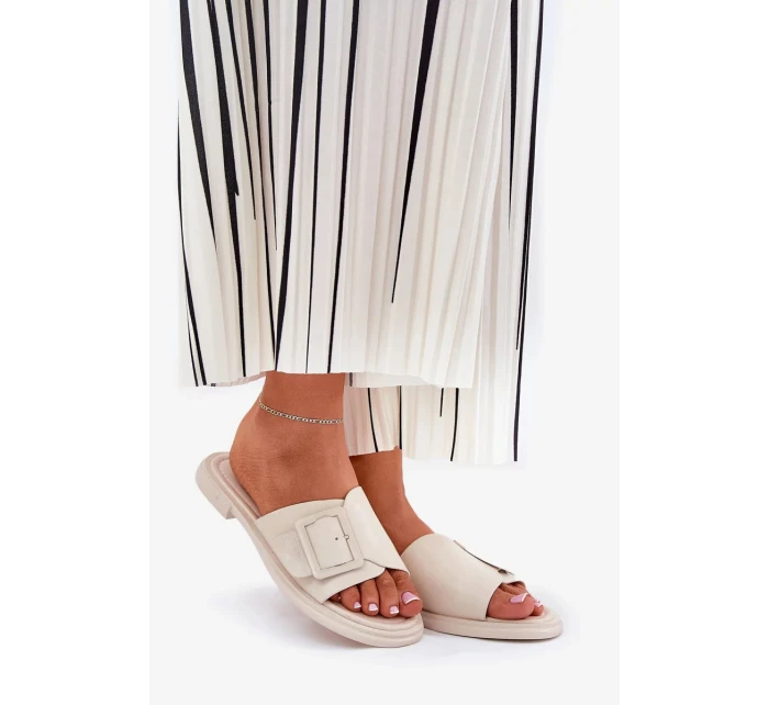 Dámské kožené pantofle s přezkou D&A – béžové Dámské kožené pantofle s přezkou D&A – béžové