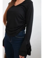 Dámská pruhovaná blůza s V výstřihem a volány na rukávech černá