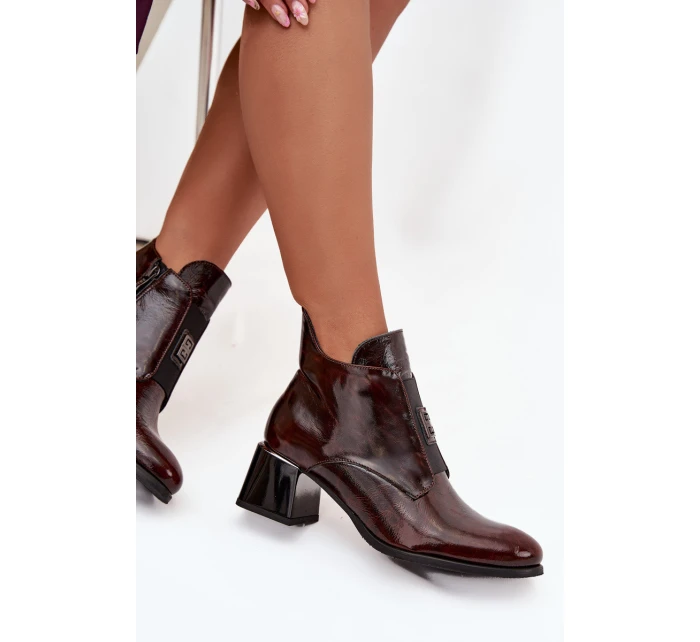 Kožené lakované kotníčkové boty na klínu s ozdobným detailem zateplené model 21712096 tmavě hnědé - Zazoo