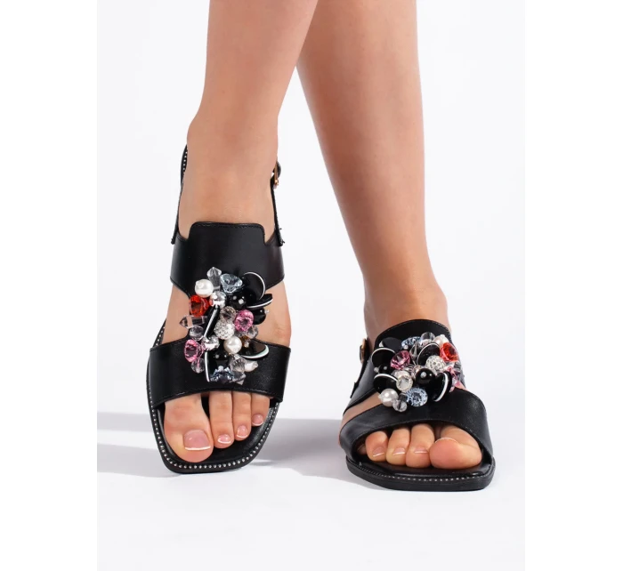 Stylové černé sandály dámské na plochém podpatku Stylové černé sandály dámské na plochém podpatku