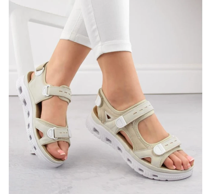 Pohodlné sandály na suchý zip Rieker W RKR691 beige