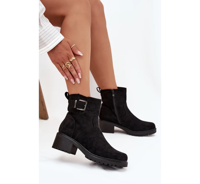 Zateplené dámské kotníkové boty na nízkém podpatku s přezkou Černé Helvina Zateplené dámské kotníkové boty na nízkém podpatku s přezkou Černé Helvina