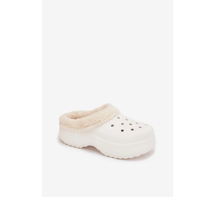 Dámské pěnové pantofle zateplené kožíškem – bílé Palvine Dámské pěnové pantofle zateplené kožíškem – bílé Palvine