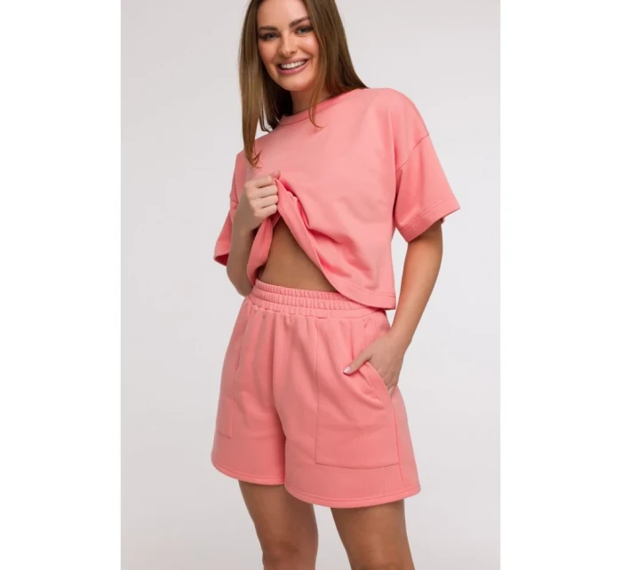 model 21047235 Šortky s kapsami s nášivkami korálová barva - BeWear model 21047235 Šortky s kapsami s nášivkami korálová barva - BeWear