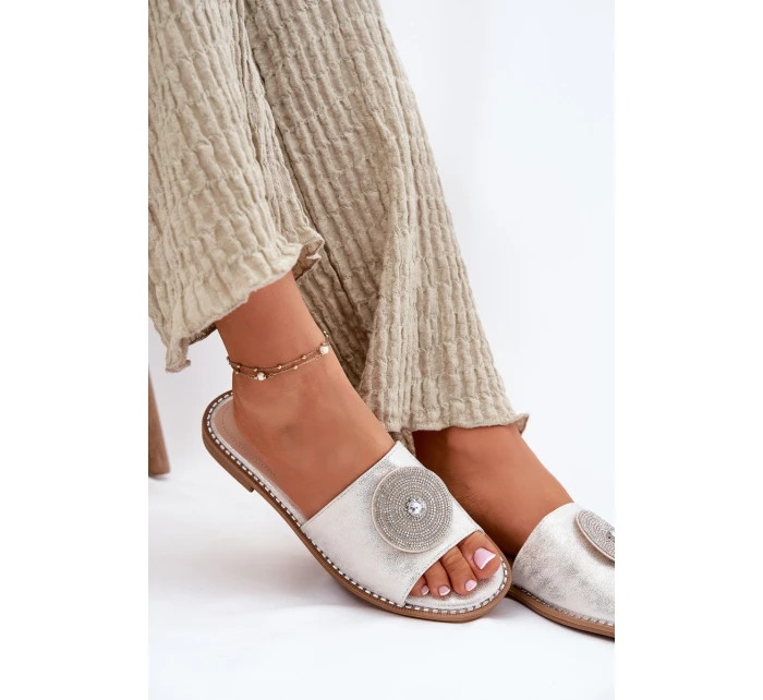 Dámské Pantofle Na Plochém Podpatku S Ozdobou model 21696751 Stříbrné - S.Barski