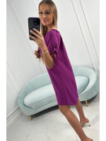 Šaty se zavazováním na rukávech tmavě fialové barvy