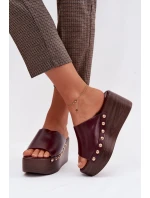 Dámské nazouváky na platformě a na podpatku s zlatými přezkami Bordó Farinelle Dámské nazouváky na platformě a na podpatku s zlatými přezkami Bordó Farinelle