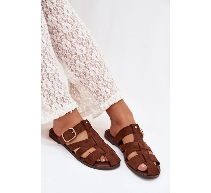 Dámské nazouváky na ploché podrážce s pásky a zlatou sponou Bežové model 22032105 - Boto