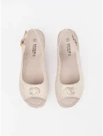 Krásné dámské  sandály hnědé na klínku