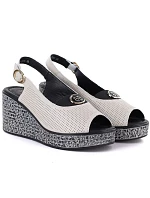 Dámské kožené sandály na platformě béžové S.Barski model 22099414 Dámské kožené sandály na platformě béžové S.Barski model 22099414