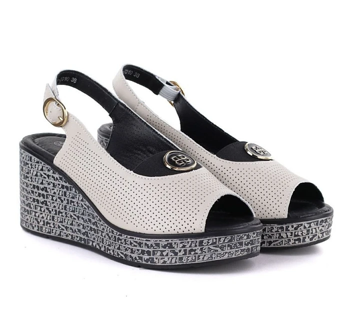 Dámské kožené sandály na platformě béžové S.Barski model 22099414 Dámské kožené sandály na platformě béžové S.Barski model 22099414