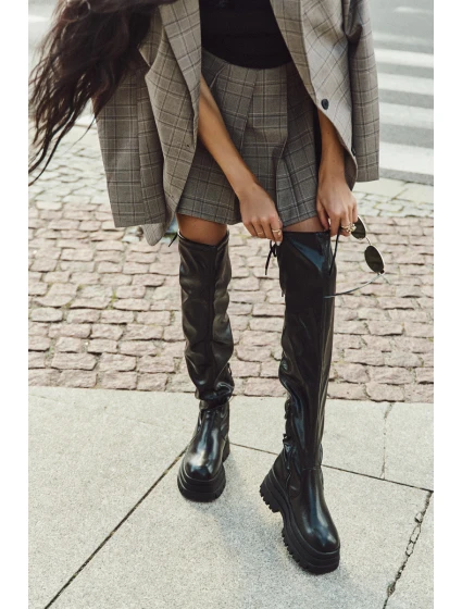 Dámské Kozačky Po Kolena Na Masivní Platformě Černé model 21707072 - Boto