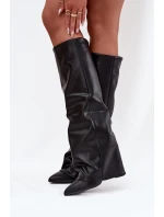 Zateplené dámské kozačky s otočeným horním lemem na podpatku Černé Elivira