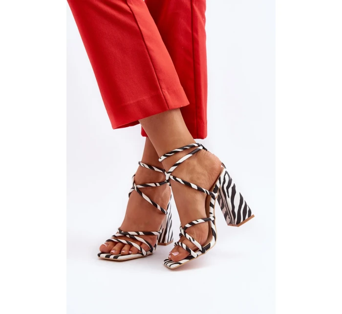 Módní bílé a černé sandály na vysokém podpatku Josette