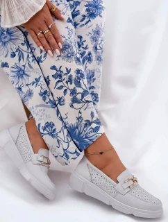 Dámské kožené mokasíny se zlatým detailem Vinceza – světle šedé