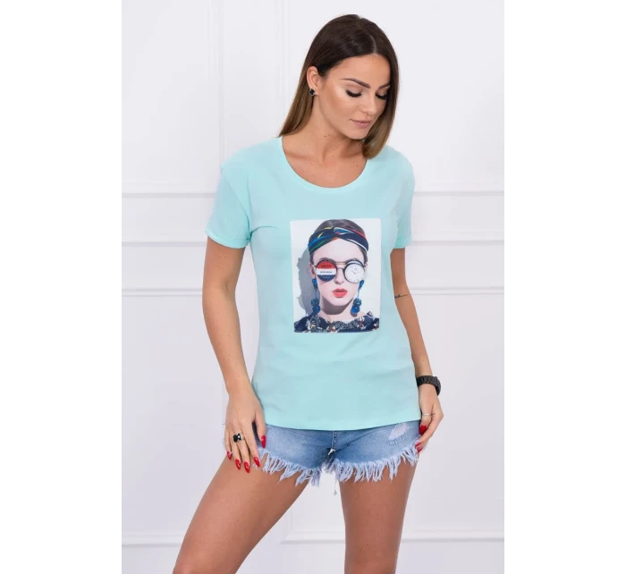 Halenka s dámskou grafikou v mátovém odstínu