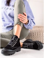 Krásné dámské černé kotníčkové boty bez podpatku Krásné dámské černé kotníčkové boty bez podpatku